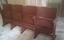 Natírání dřevěných židlí